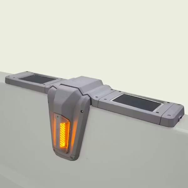 Saddle unit on central reserve concrete barrier